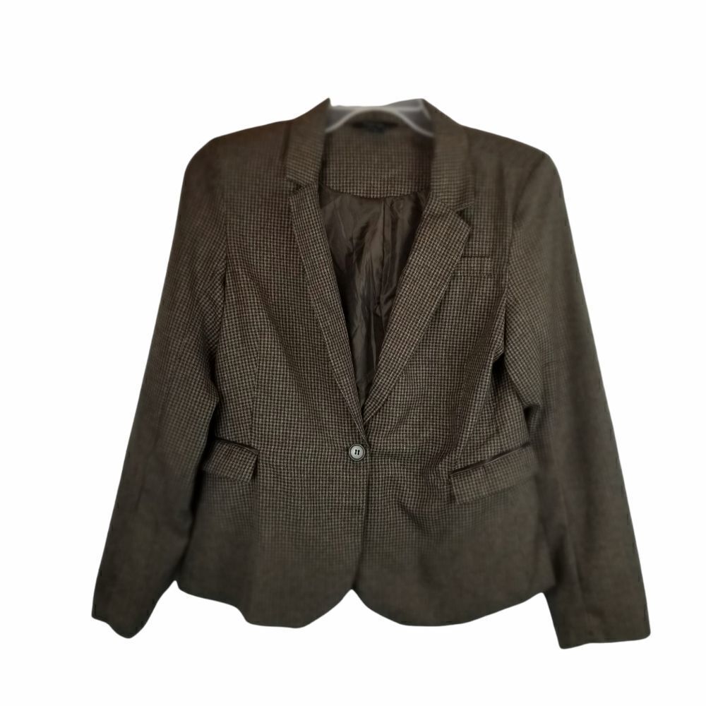 PAPER TEE BLAZER. SIZE XL. PATCHES ON ELBOWS. BROWN COTTON POLYESTER BLEND